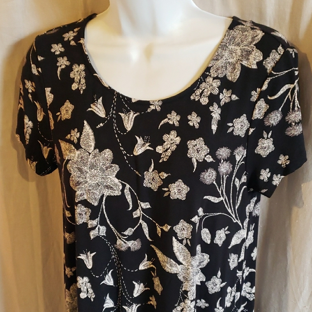 Old Navy Black with White Floral Print Dress Size Small Petite